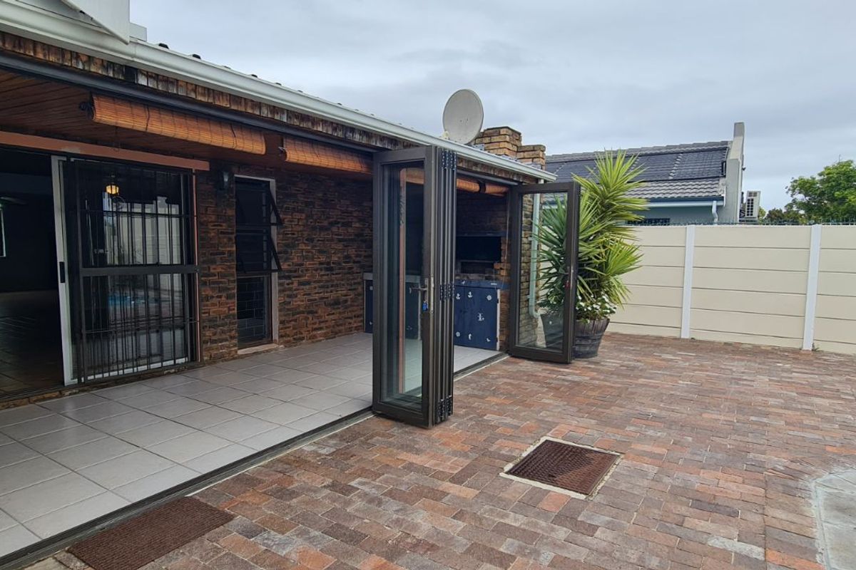 House For Sale in Dobson - Photo 3