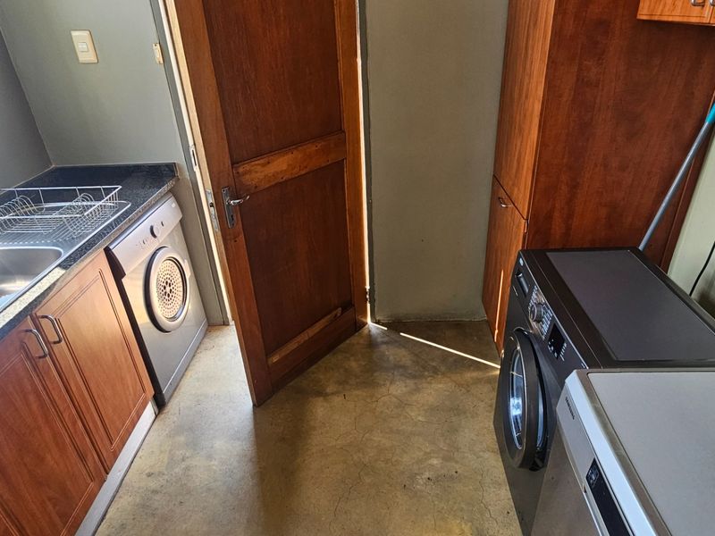 House For Sale in Roylglen Gardens - Photo 9