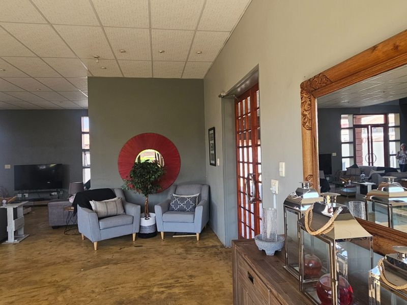 House For Sale in Roylglen Gardens - Photo 6