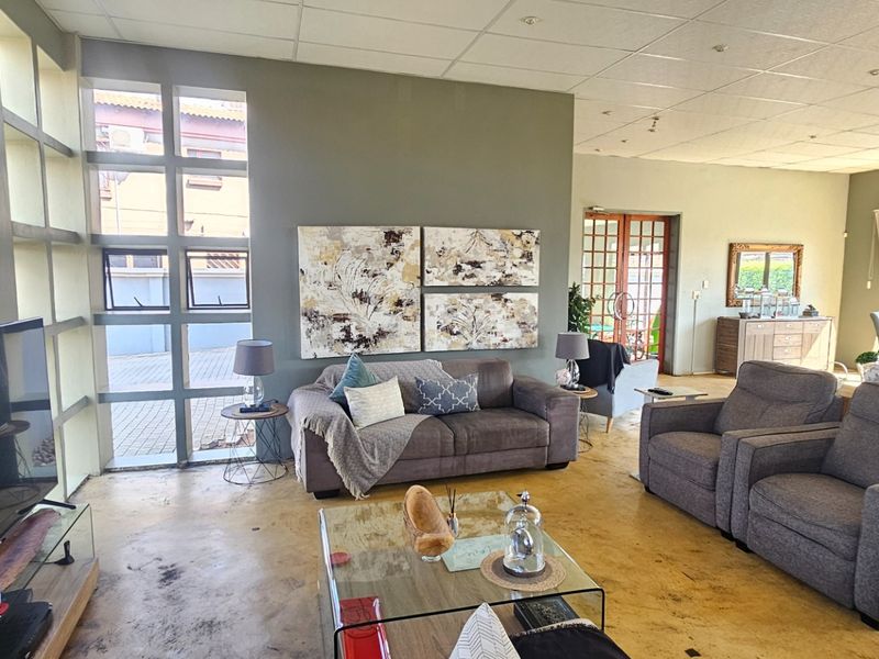 House For Sale in Roylglen Gardens - Photo 4