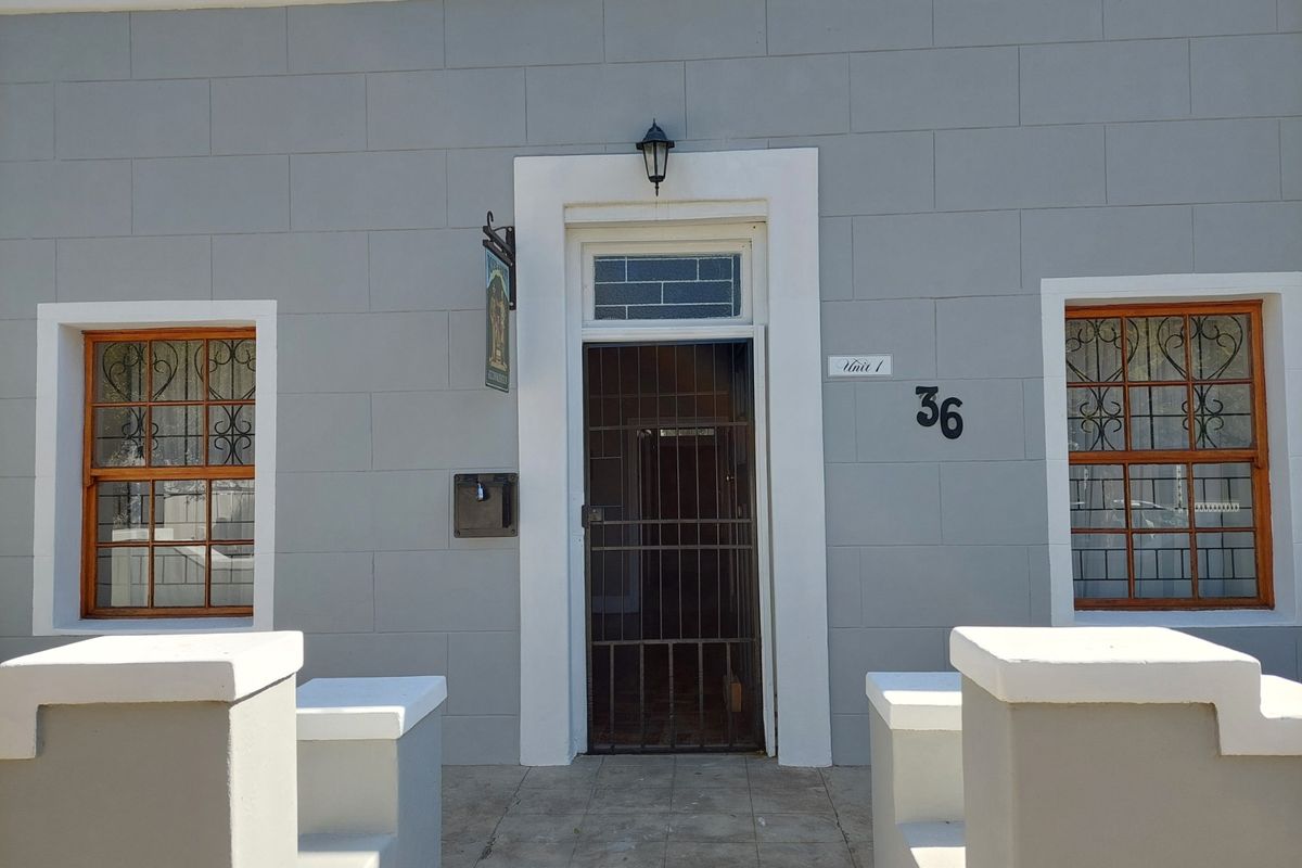 House For Sale in Graaff-Reinet Central - Photo 4