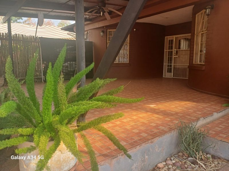 House For Sale in Modimolle Central - Photo 2