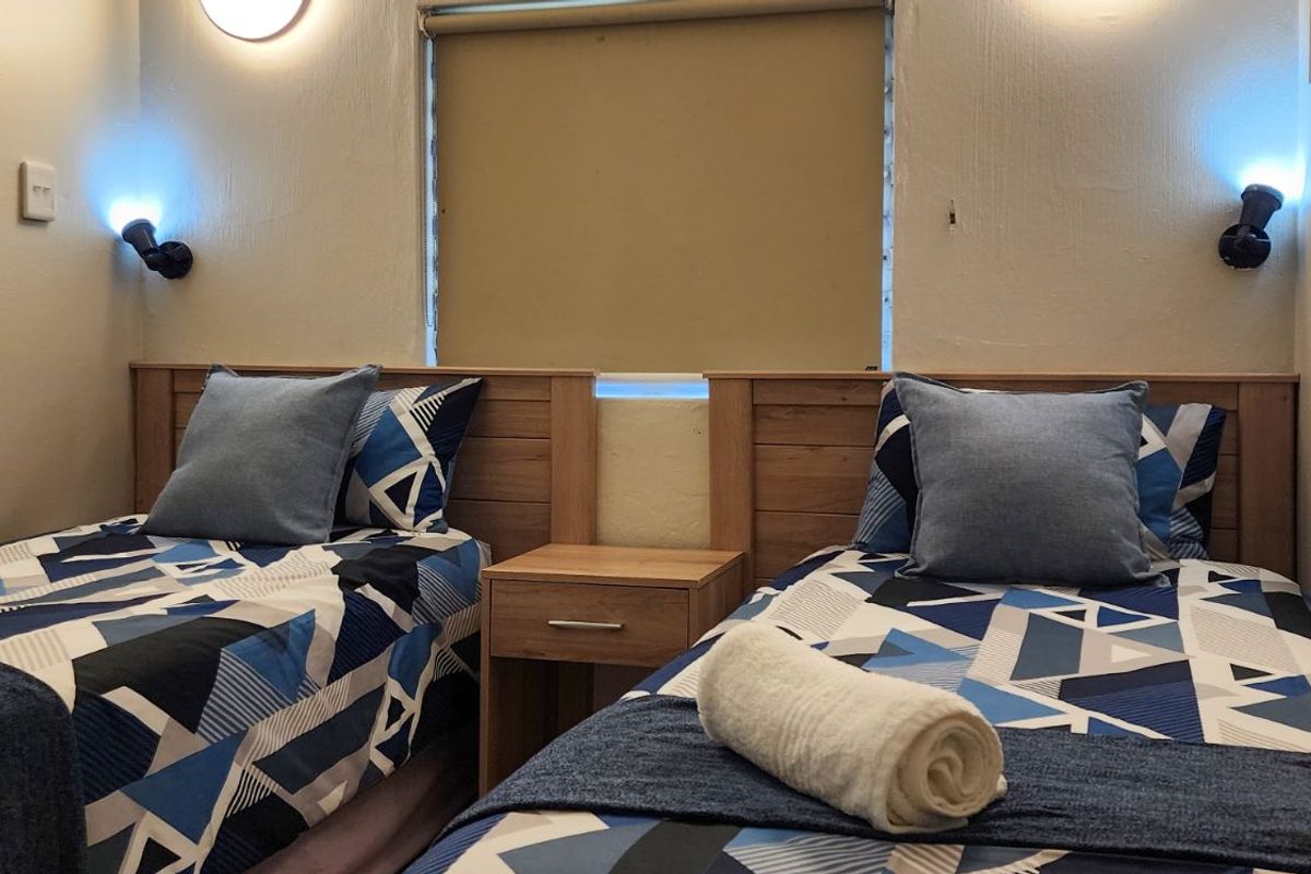 Townhouse To Rent in Shakas Rock - Photo 2