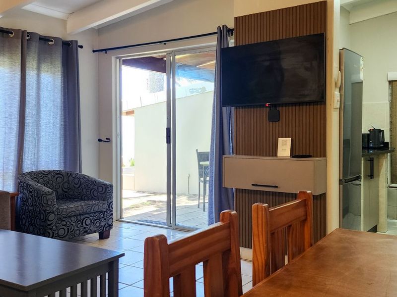 Townhouse To Rent in Shakas Rock - Photo 9