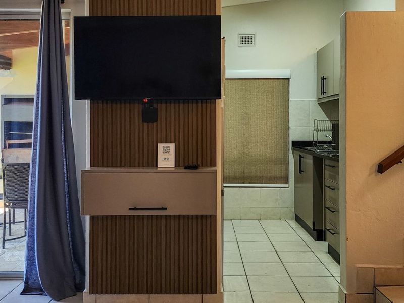 Townhouse To Rent in Shakas Rock - Photo 7