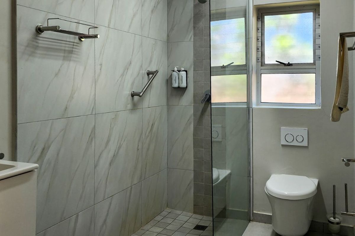 Townhouse To Rent in Shakas Rock - Photo 3