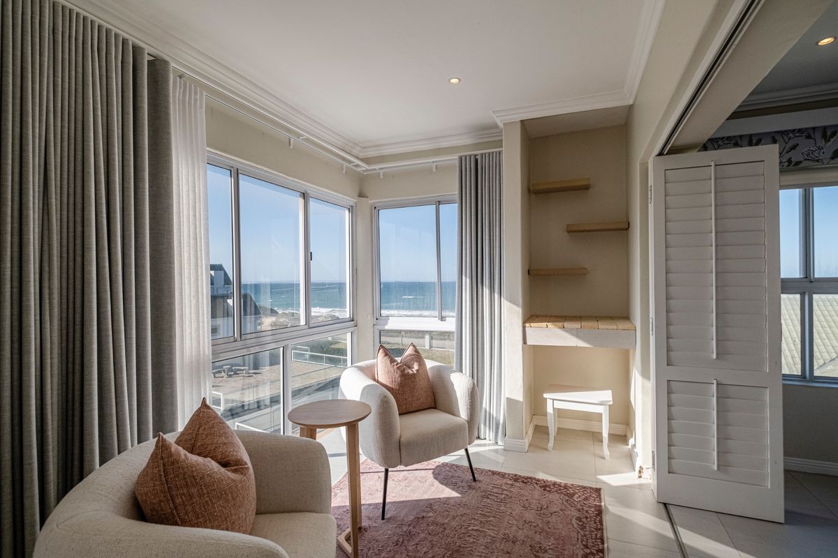 Apartment For Sale in Summerstrand - Photo 2