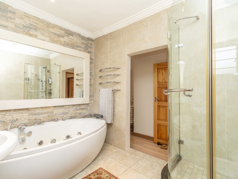 House For Sale in Featherbrooke Estate - Photo 8