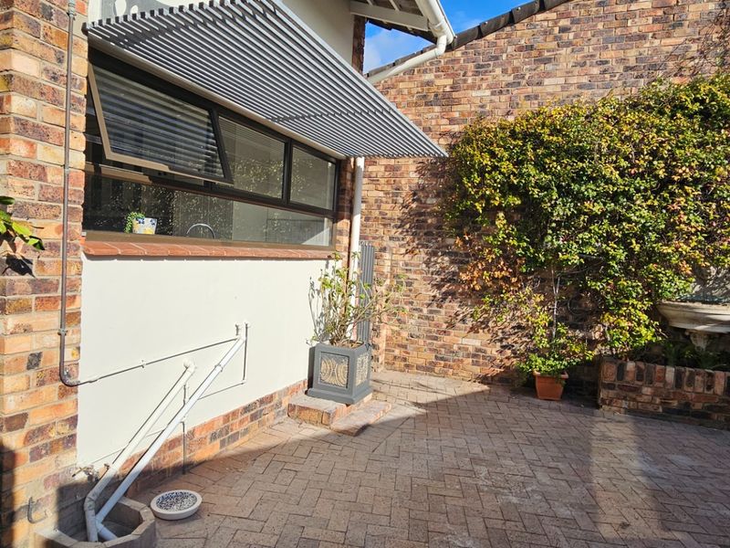 Townhouse To Rent in South End - Photo 7