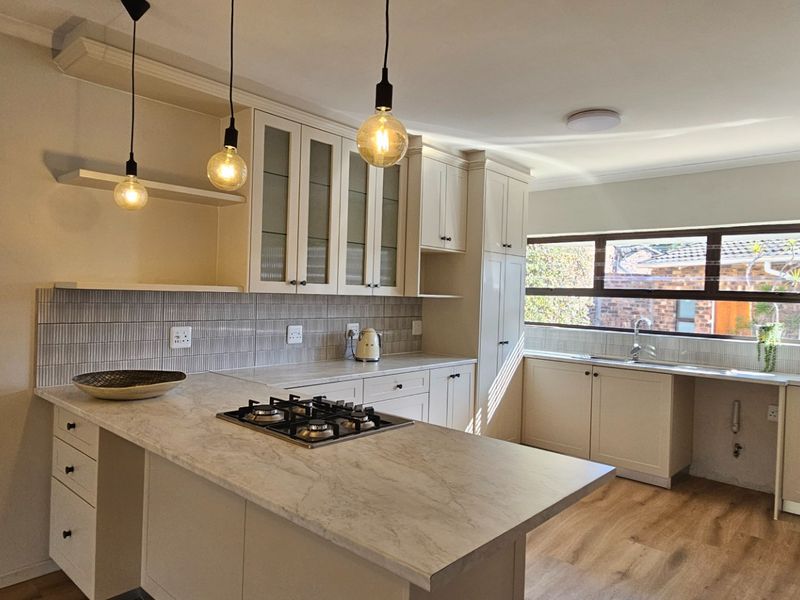 Townhouse To Rent in South End - Photo 3