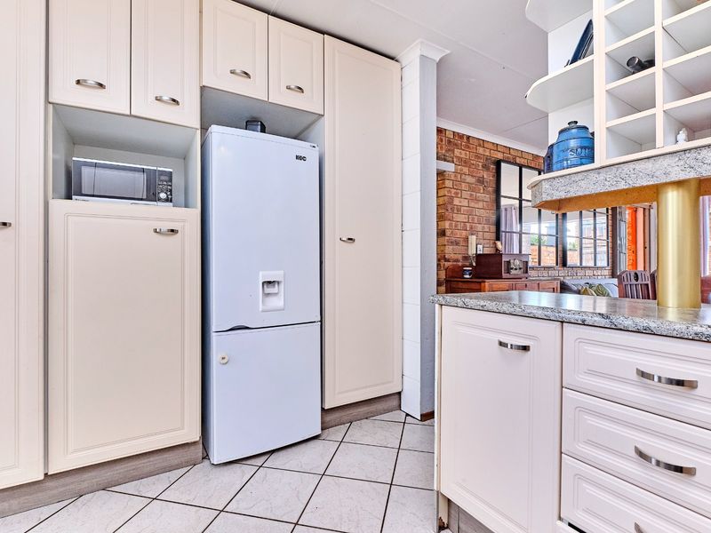 Townhouse For Sale in Little Falls - Photo 6