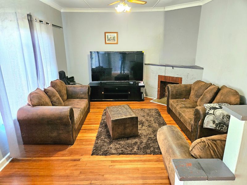 House For Sale in Somerset East Central - Photo 3