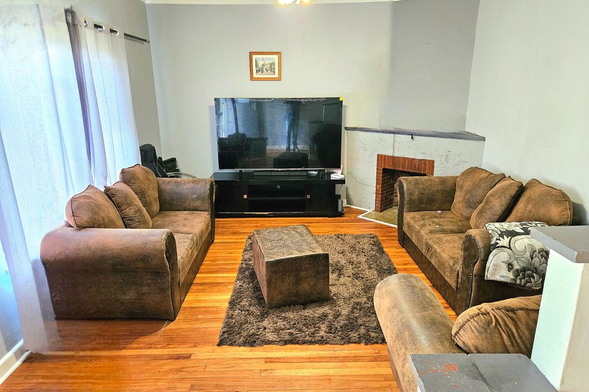 House For Sale in Somerset East Central - Photo 3