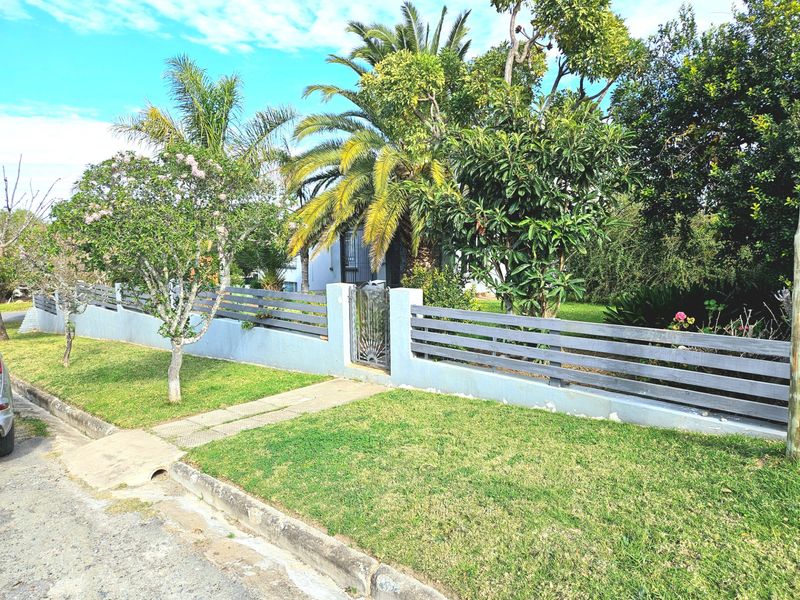 House For Sale in Somerset East Central - Photo 2