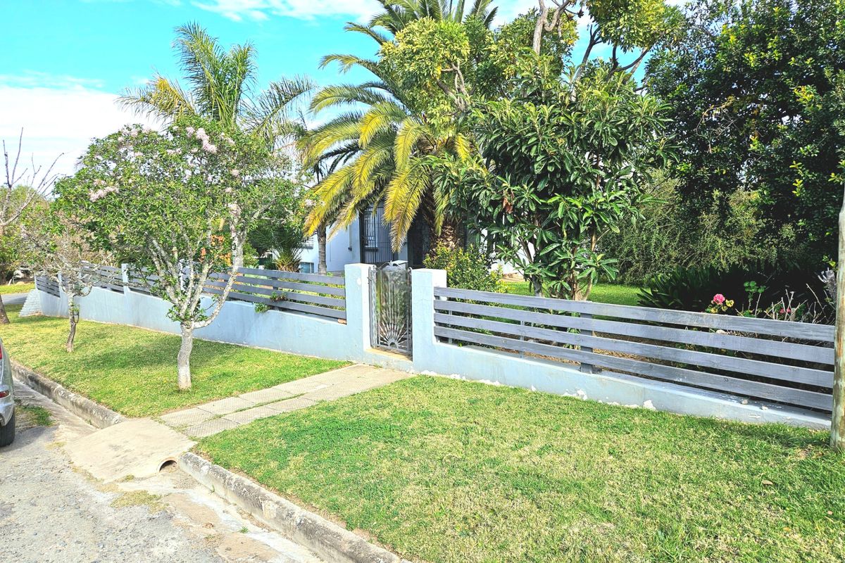 House For Sale in Somerset East Central - Photo 2