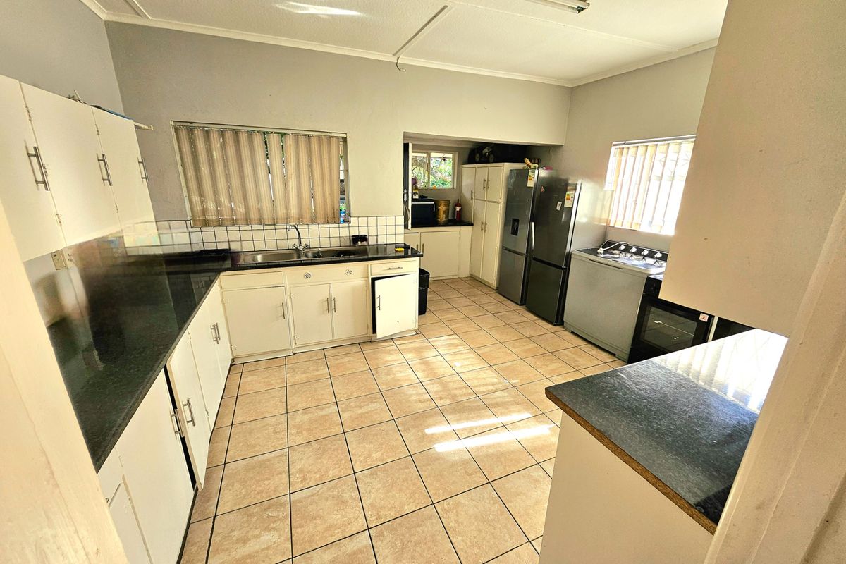 House For Sale in Somerset East Central - Photo 4