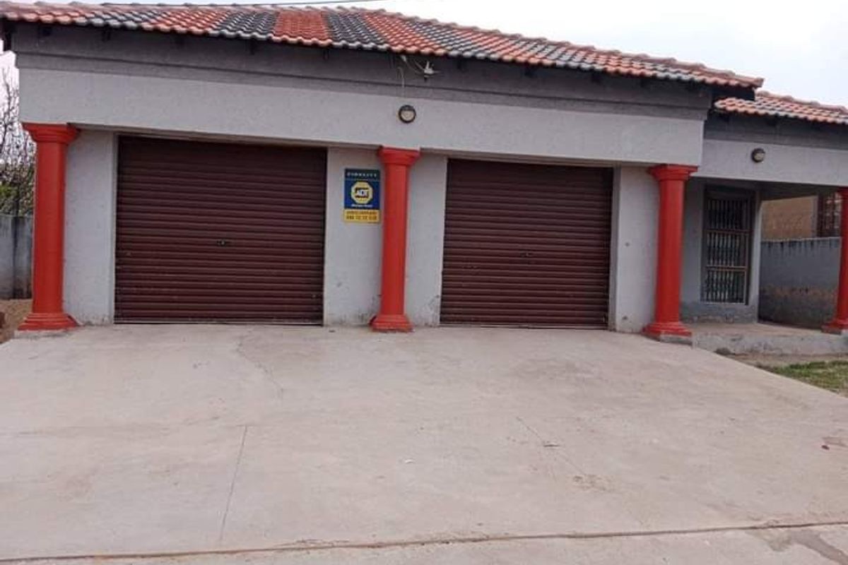 House For Sale in Seshego - Photo 4