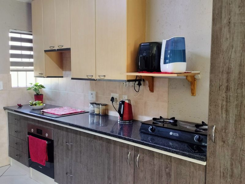 Townhouse For Sale in Wilgeheuwel - Photo 7