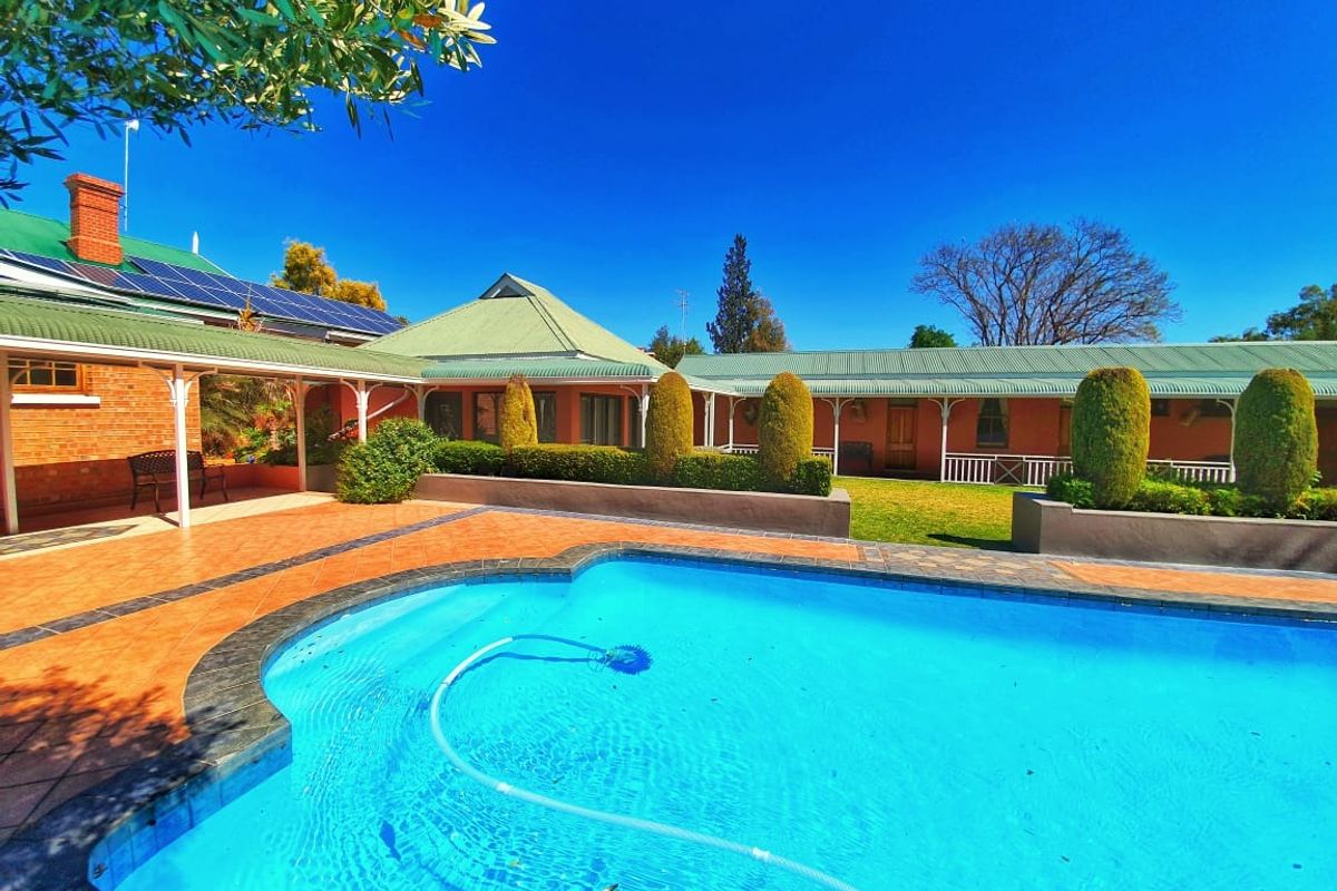 House For Sale in Belgravia - Photo 2