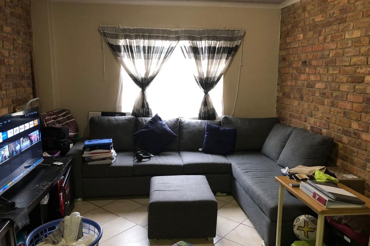 Apartment For Sale in Pretoria West - Photo 2