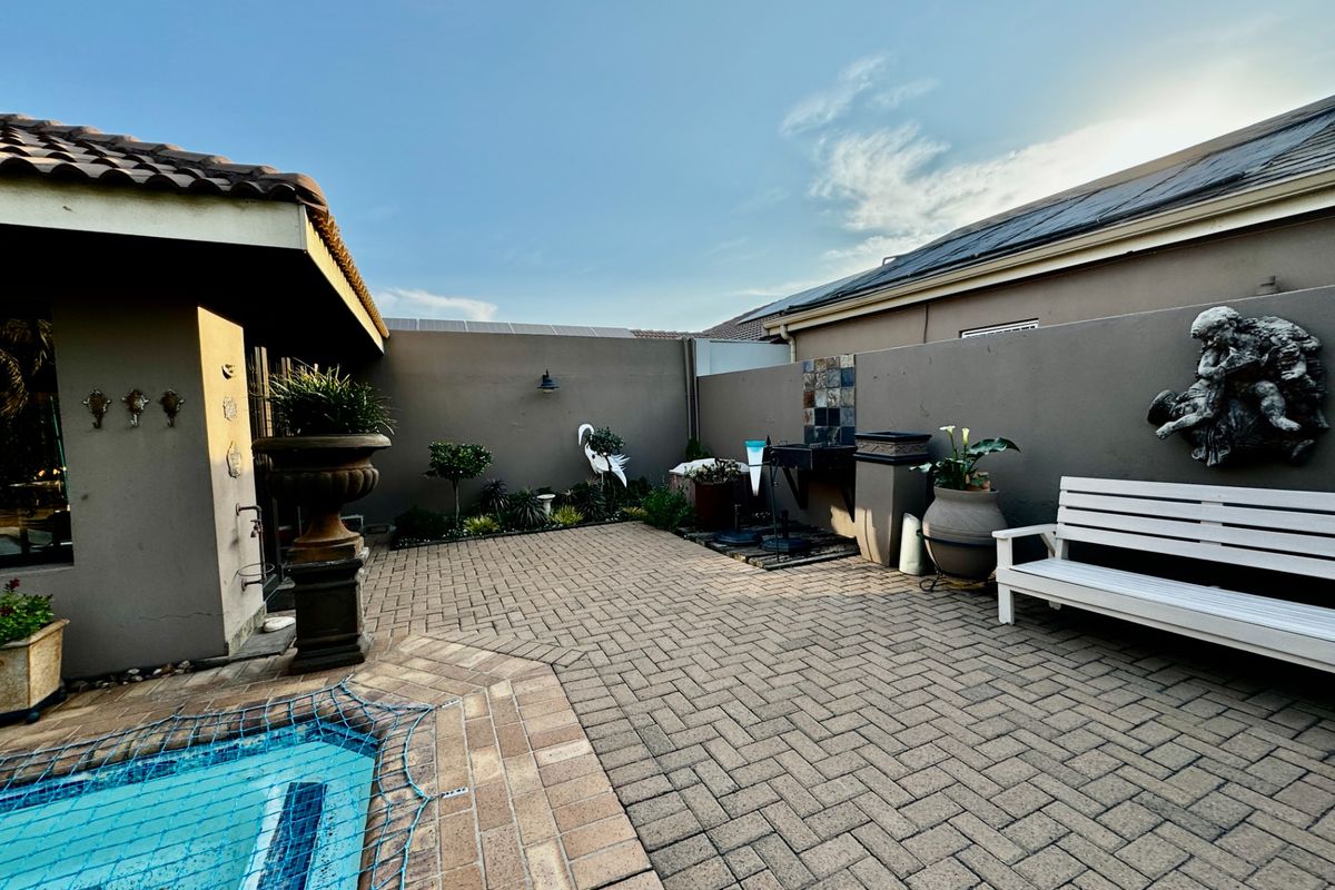 House For Sale in Kinross - Photo 3