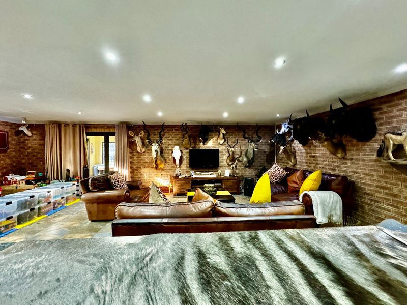House For Sale in Kinross - Photo 10