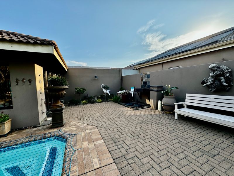 House For Sale in Kinross - Photo 3
