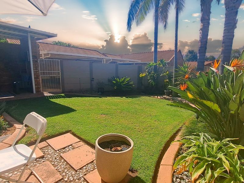 Townhouse For Sale in Rooihuiskraal - Photo 3