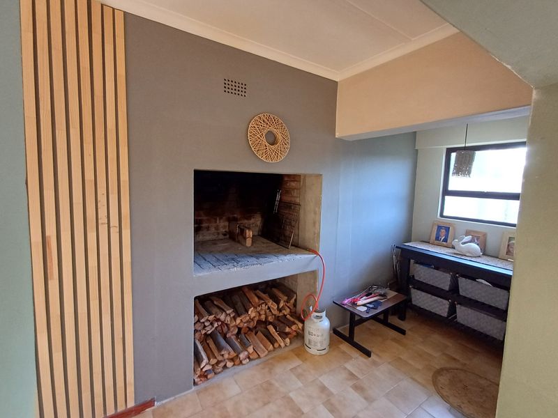 House For Sale in West Bank - Photo 4