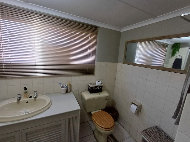 House For Sale in West Bank - Photo 7