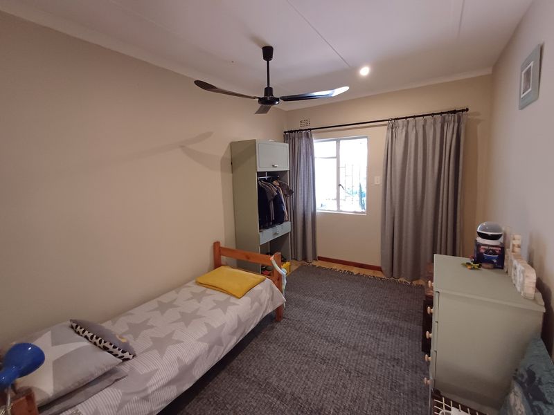 House For Sale in West Bank - Photo 5