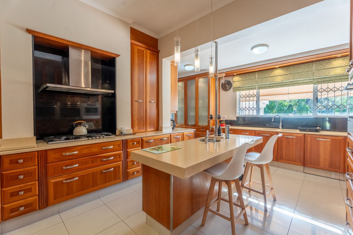 House For Sale in Mill Park - Photo 4