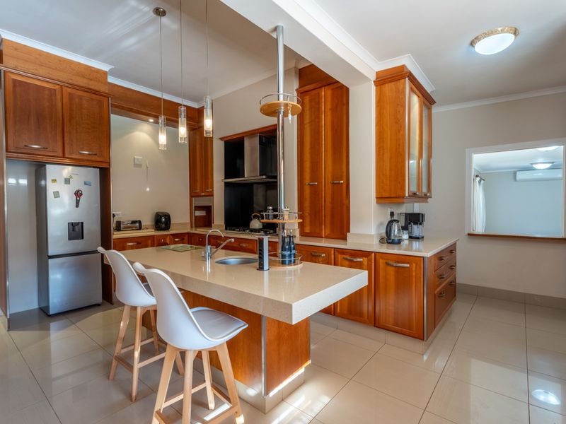 House For Sale in Mill Park - Photo 6