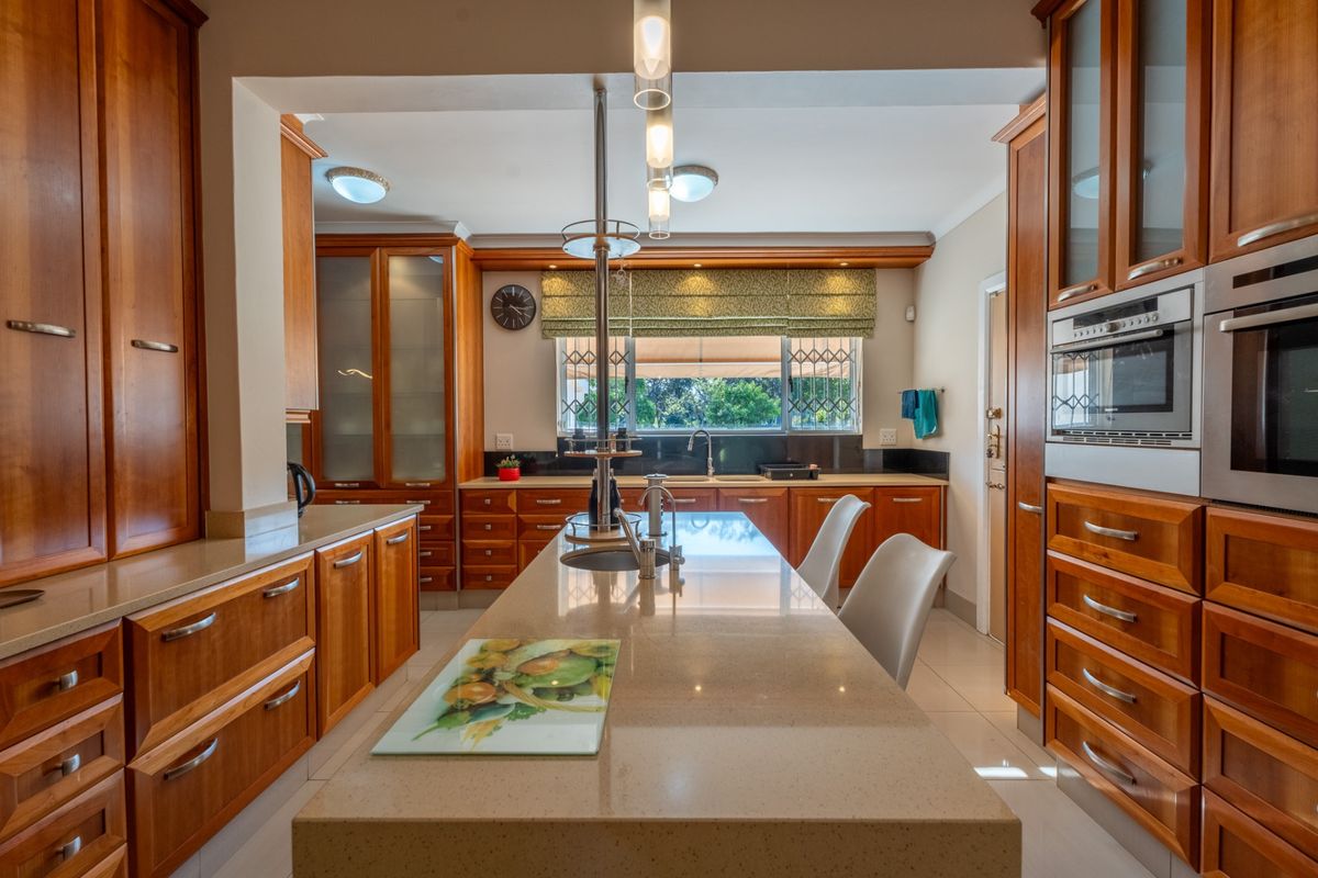 House For Sale in Mill Park - Photo 2