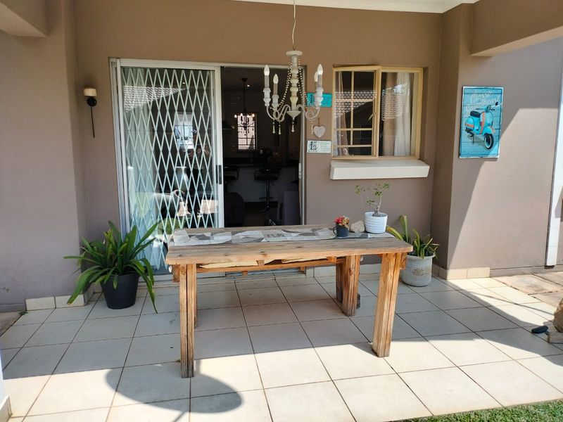 Townhouse For Sale in Equestria - Photo 7