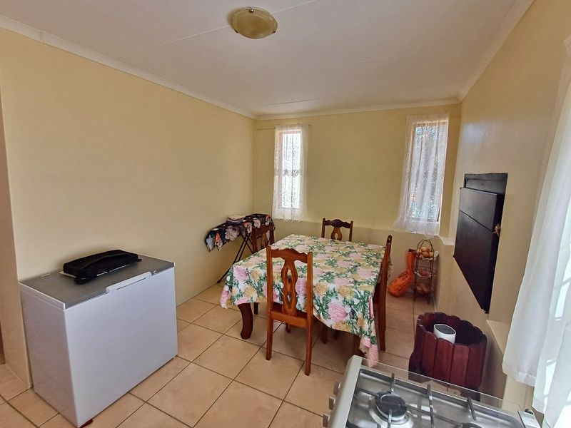 House For Sale in West Bank - Photo 3