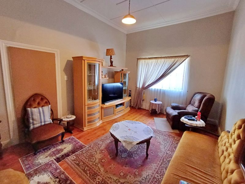 House For Sale in West Bank - Photo 5