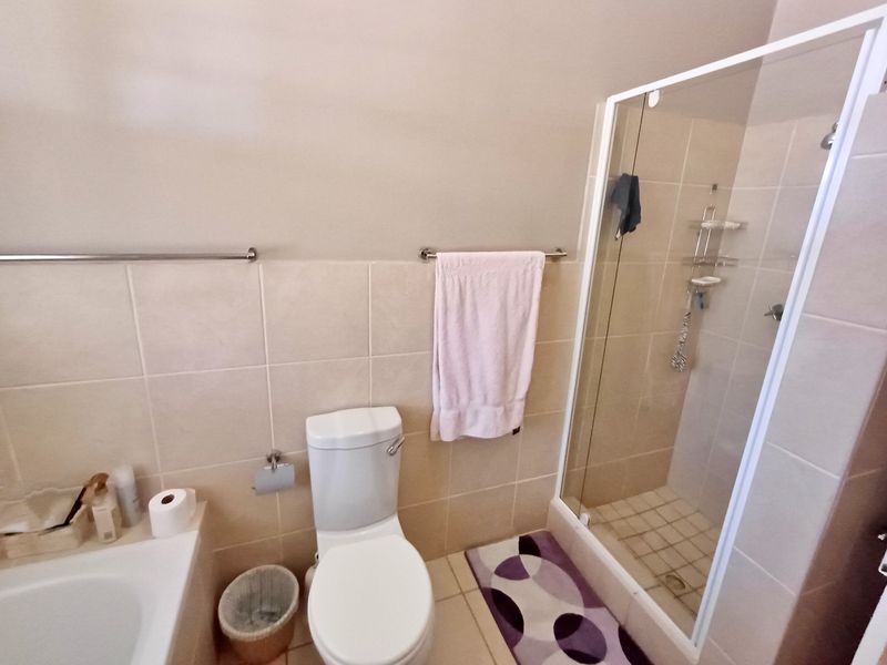 House For Sale in West Bank - Photo 9