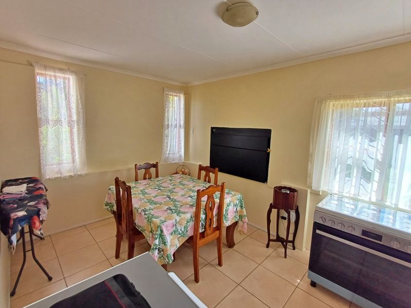 House For Sale in West Bank - Photo 2