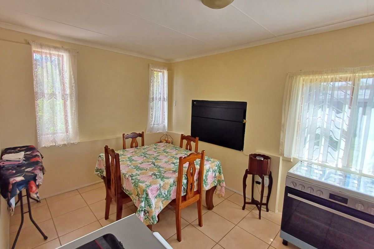 House For Sale in West Bank - Photo 2