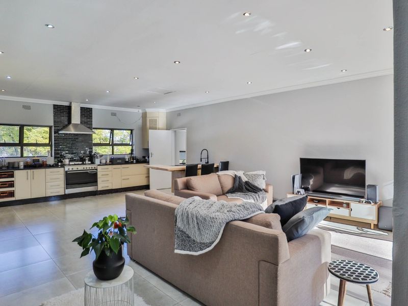 House For Sale in Bryanston - Photo 9