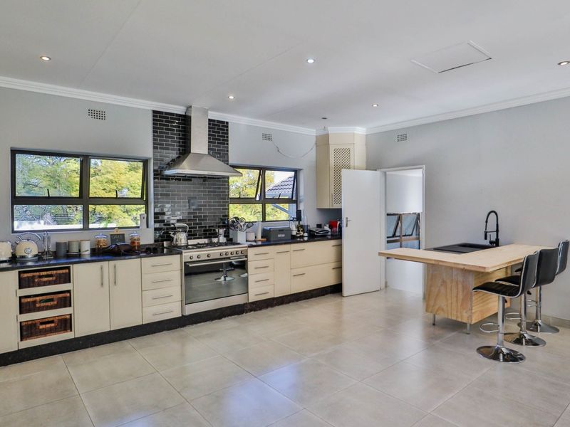 House For Sale in Bryanston - Photo 7