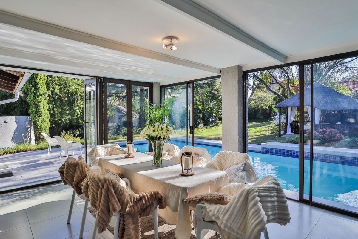 House For Sale in Bryanston - Photo 2