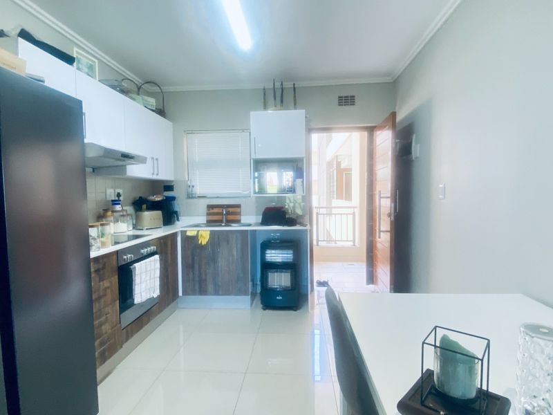 Apartment For Sale in Umhlanga Ridge - Photo 2