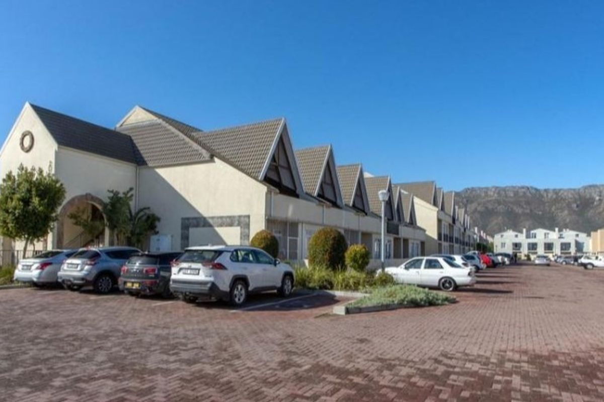 Apartment For Sale in Whispering Pines - Photo 2