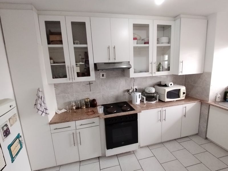 Apartment For Sale in Humewood - Photo 7