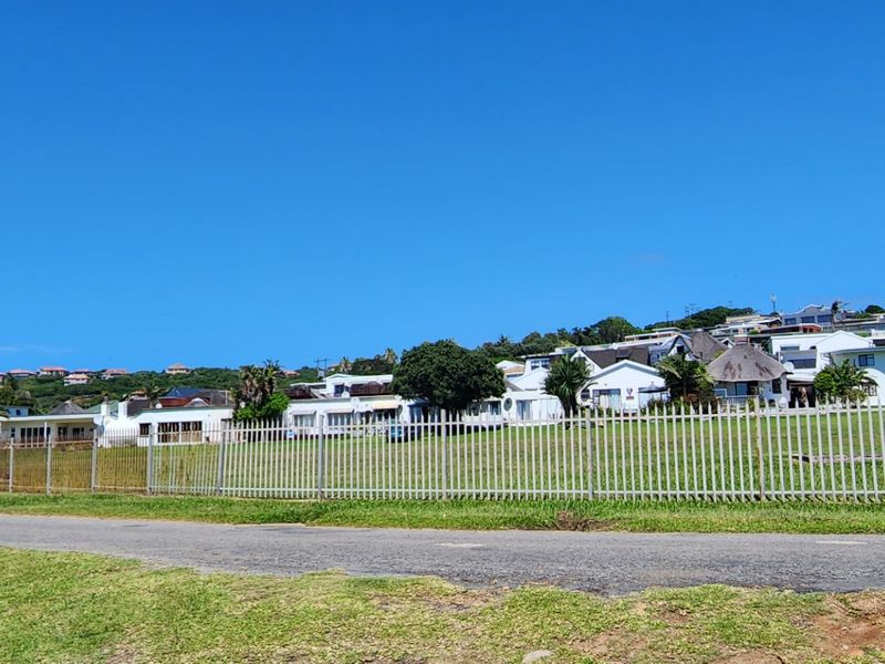 House For Sale in Cintsa West - Photo 2