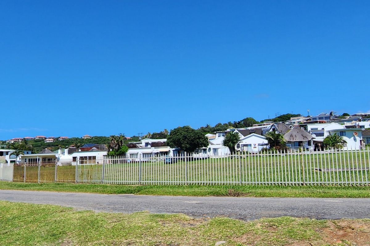 House For Sale in Cintsa West - Photo 2