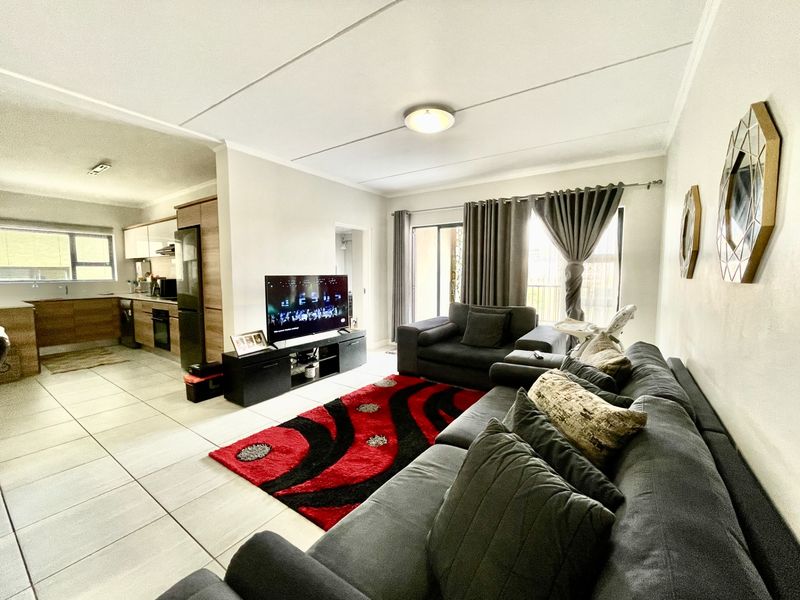 Apartment For Sale in Waterfall - Photo 3