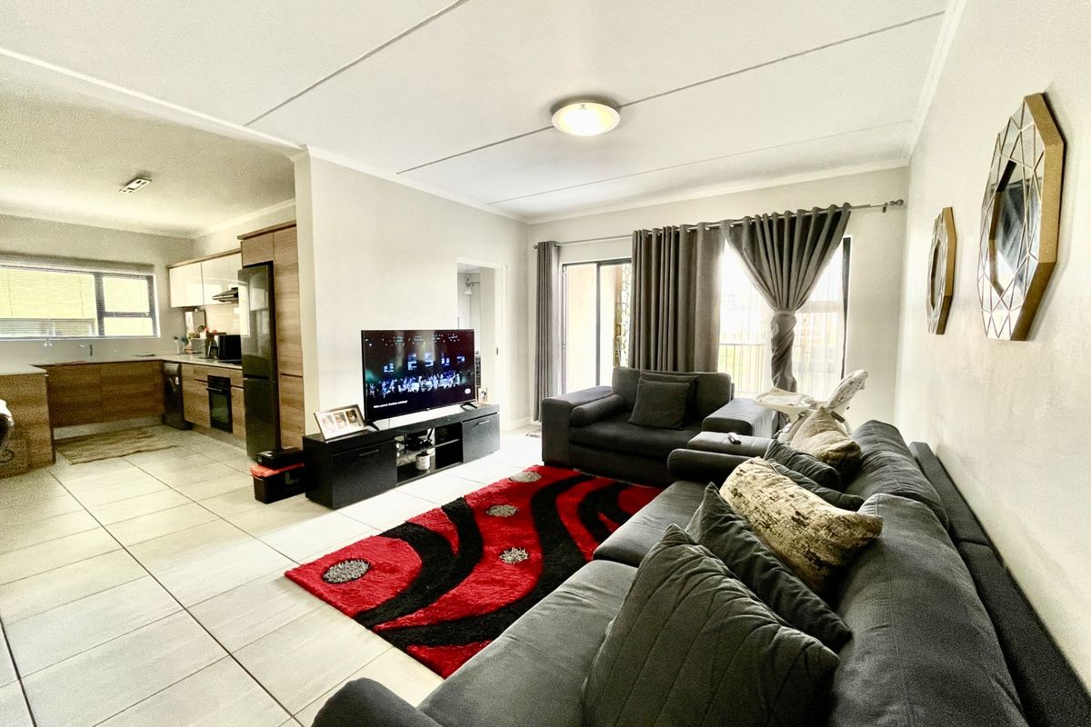 Apartment For Sale in Waterfall - Photo 3
